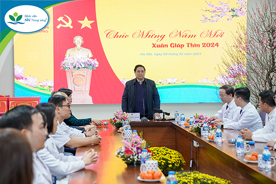 Thủ tướng Chính phủ Phạm Minh Chính tới thăm, chúc Tết bệnh nhi và nhân viên y tế tại game bài đổi thưởng uy tin
